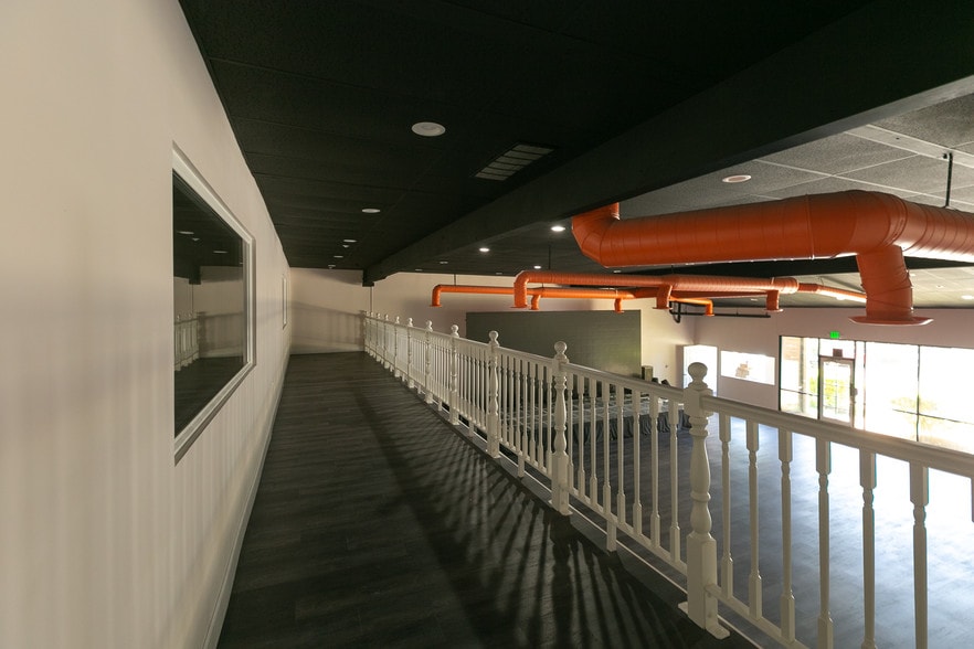 More Photos Of 1921 Carnegie Ave, Santa Ana Industrial For Lease