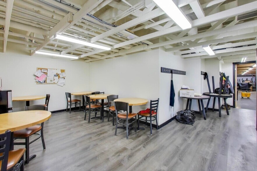 More Photos Of 3552 Market Ln, Kenosha Restaurant For Sale