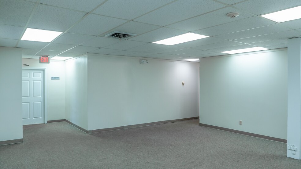 More Photos Of 12 Welby Rd, New Bedford Medical For Lease