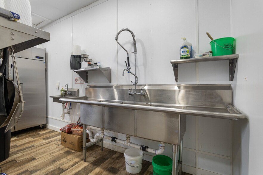 More Photos Of 220 Main St, Butte Restaurant For Sale