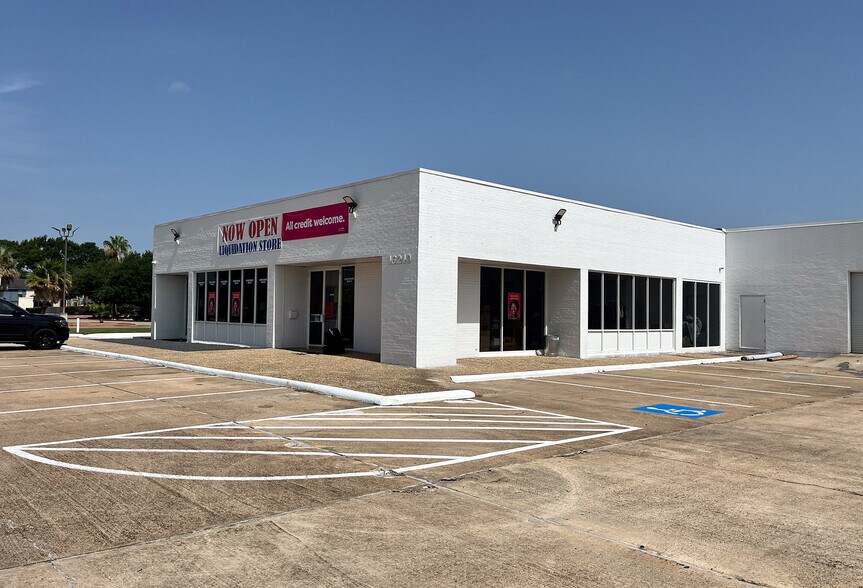 More Photos Of 16210 Clay Rd, Houston Auto Repair For Lease