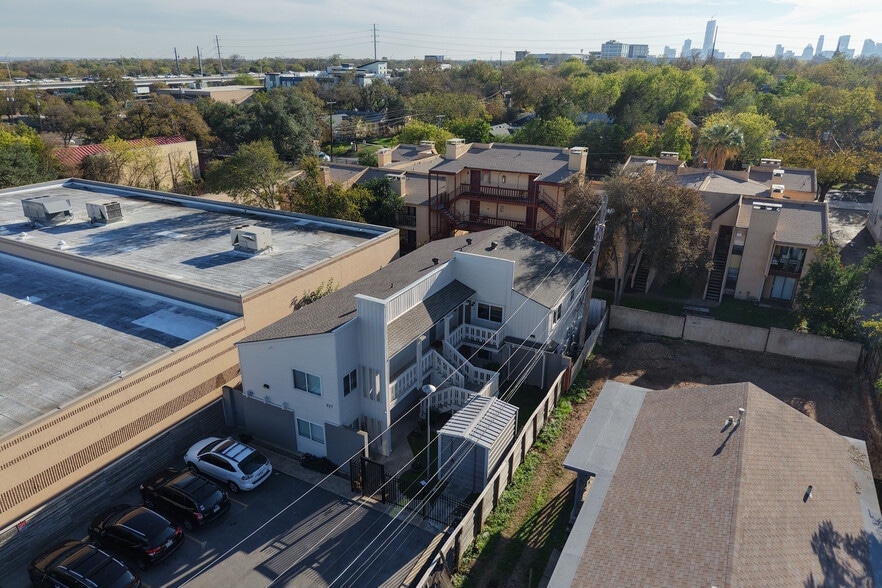 More Photos Of 927 E 41st St, Austin Office Residential For Sale