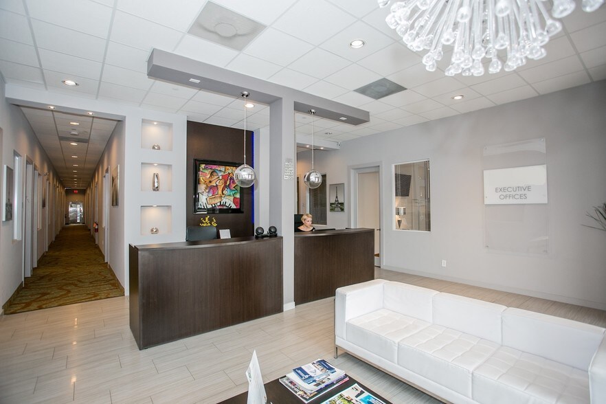 More Photos Of 1946 Tyler St, Hollywood Office For Sale