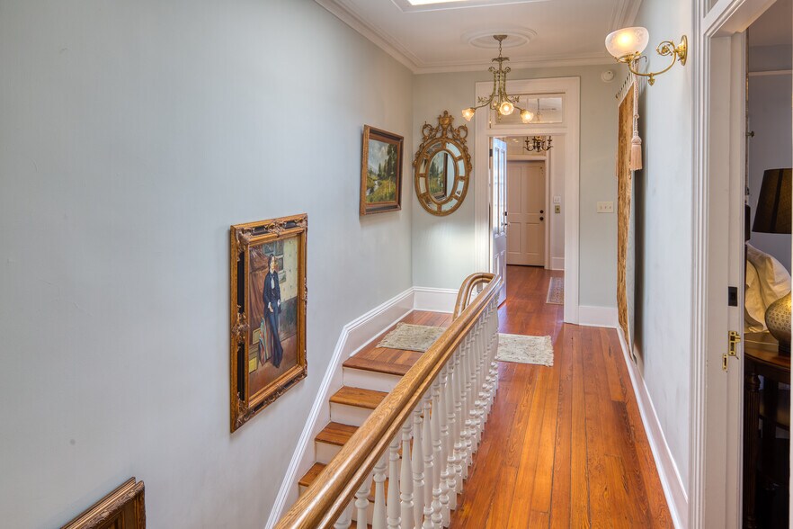 More Photos Of 14 E Taylor St, Savannah Specialty For Sale