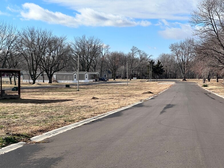 More Photos Of 210 12th St, Clay Center Land For Sale