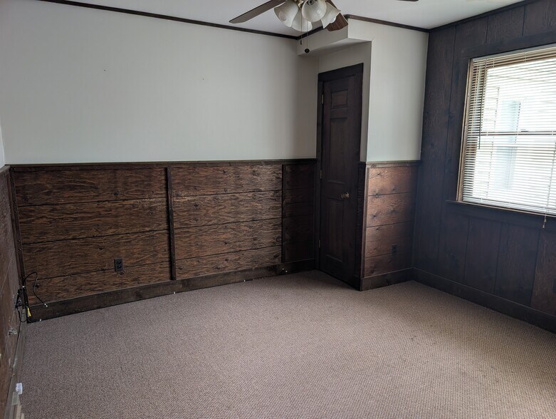 More Photos Of 366 Derby Ave, Derby Office For Lease