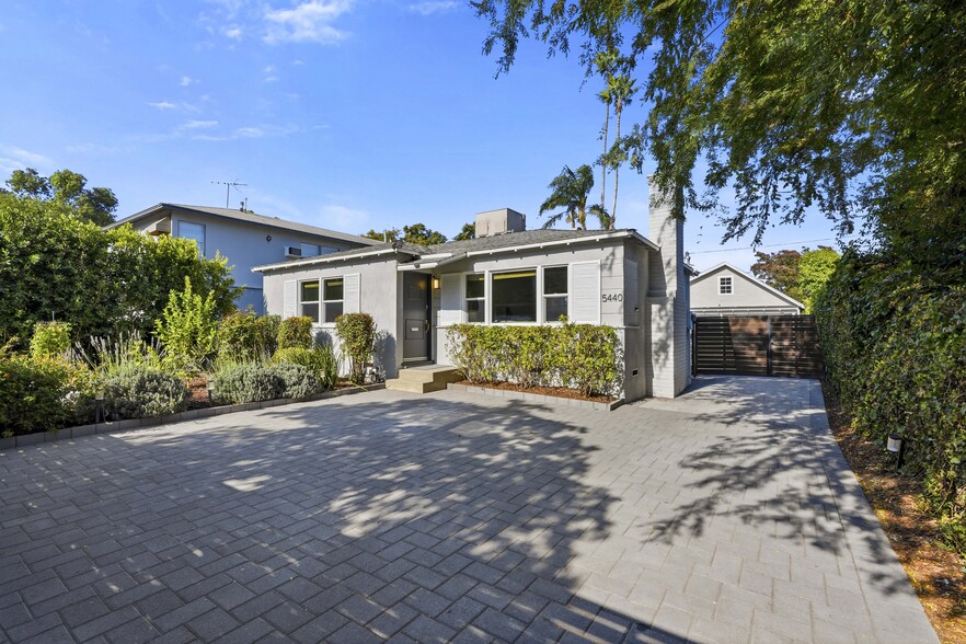 More Photos Of 5438-5440 Colfax Ave, Valley Village Apartments For Sale
