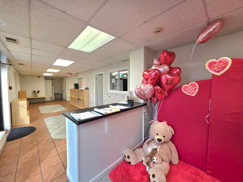 More Photos Of 7815 S Kedzie Ave, Chicago Storefront Retail Residential For Sale