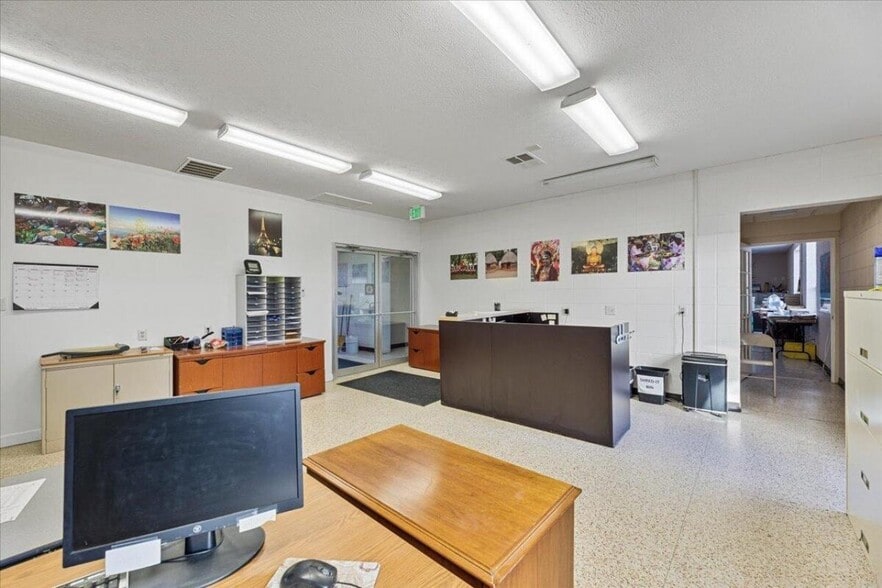 More Photos Of 21551 270th St, Mc Clelland Office For Sale