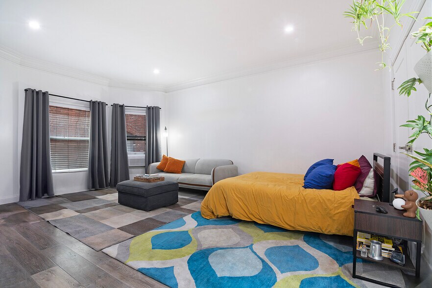 More Photos Of 681 Shatto Pl, Los Angeles Multifamily For Sale