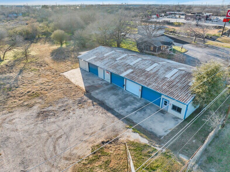 More Photos Of 11211 S US Highway 181, San Antonio Warehouse For Sale