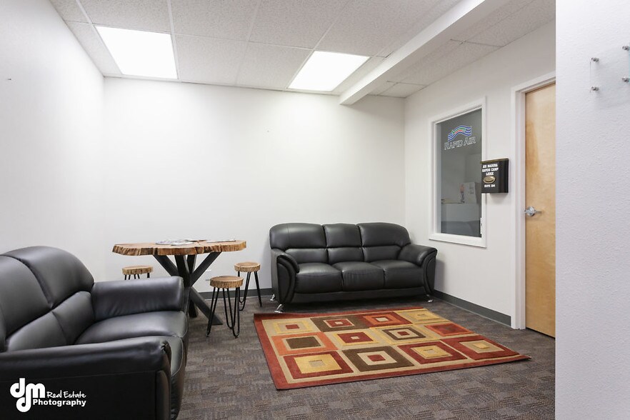 More Photos Of 4451 Aircraft Dr, Anchorage Flex For Lease