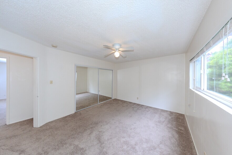 More Photos Of 241 Lindero Ave, Long Beach Apartments For Sale