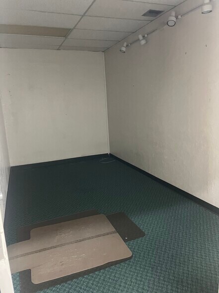 More Photos Of 5909 Camden St, Oakland Daycare Center For Sale