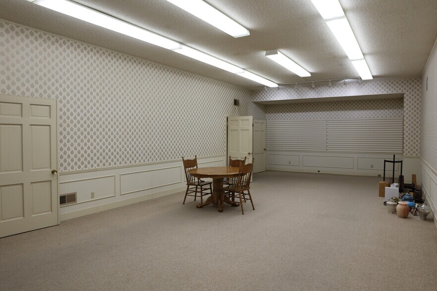 More Photos Of 4321 Sonoma Hwy, Santa Rosa Funeral Home For Sale