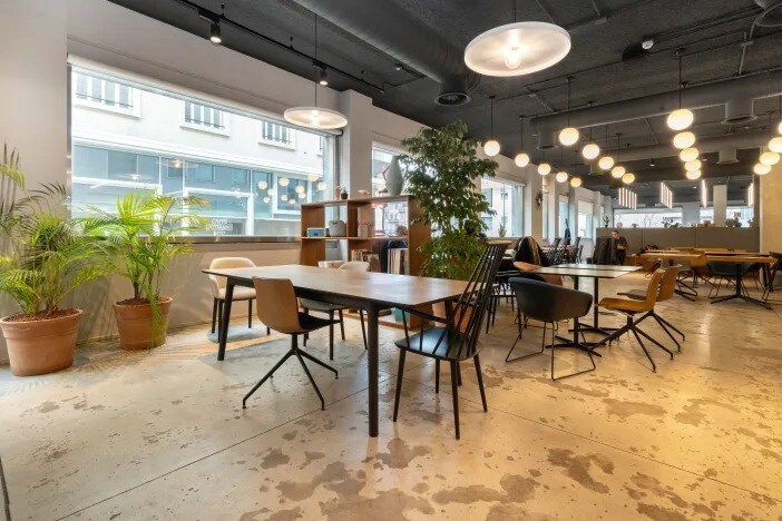 More Photos Of 400 Renaissance Ctr, Detroit Coworking Space