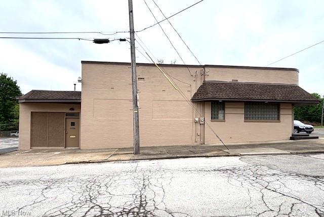 More Photos Of 2141 Market St, Youngstown Office For Sale