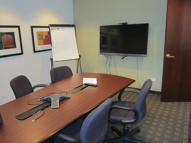 More Photos Of 1665-1695 Elk Blvd, Des Plaines Office For Lease