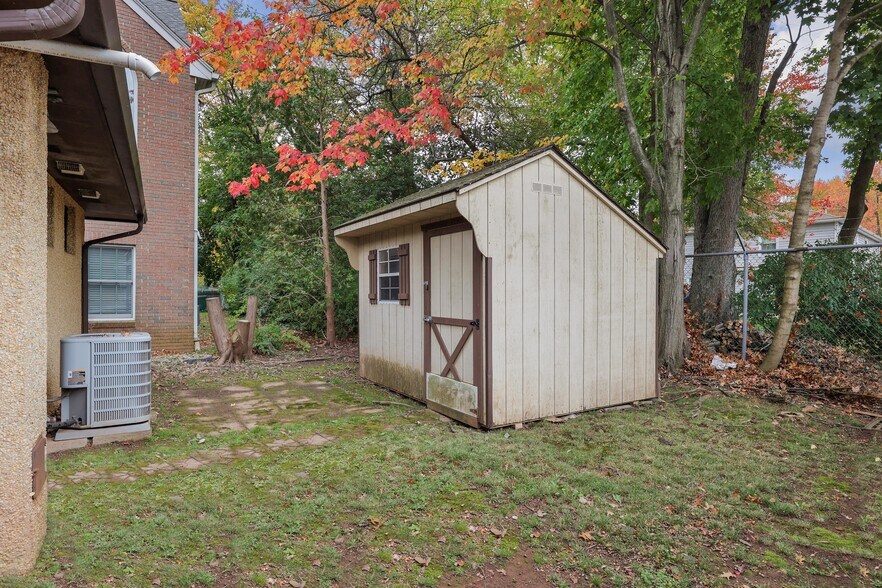 More Photos Of 1431 Raritan Rd, Clark Office For Sale