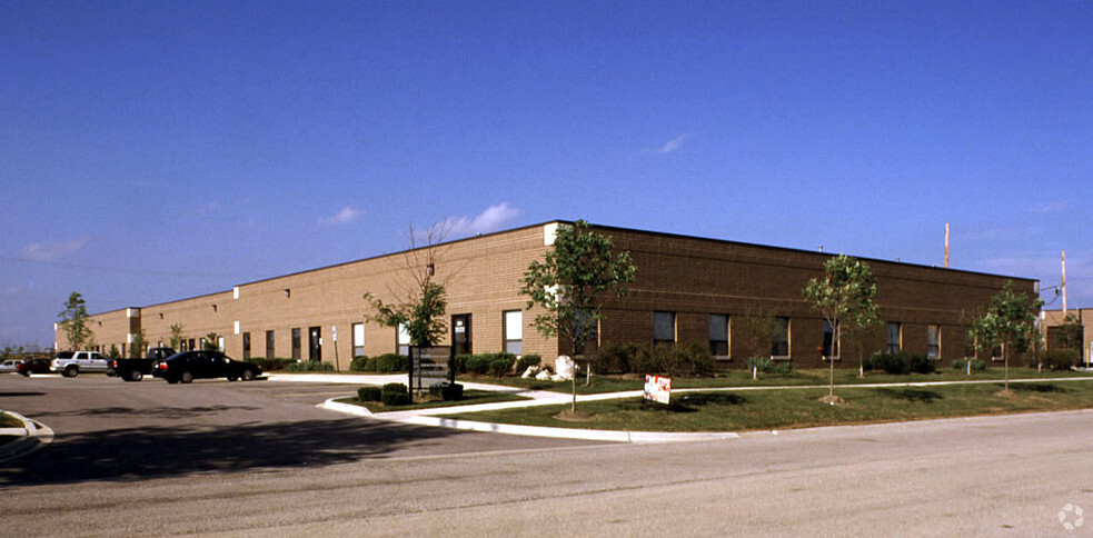 Primary Photo Of 650-674 Albion Ave, Schaumburg Warehouse For Lease