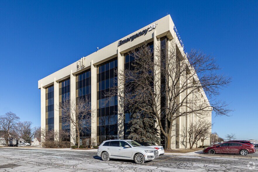 More Photos Of 999 E Touhy Ave, Des Plaines Office For Lease