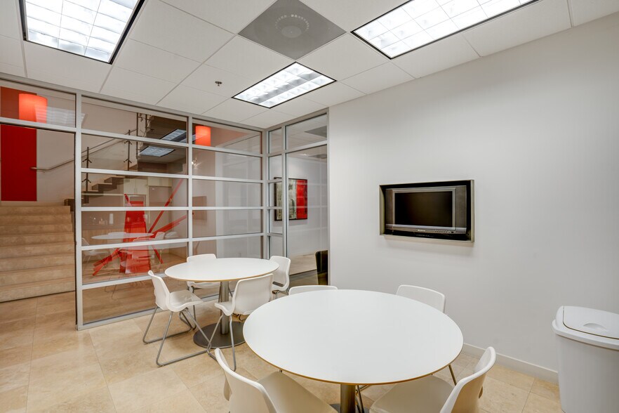 More Photos Of 10145 Via De La Amistad, San Diego Loft Creative Space For Sale