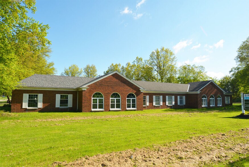 Primary Photo Of 100 Parker Ct, Chardon Office For Sale