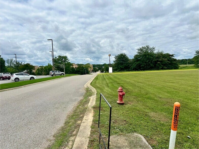 More Photos Of Exit 61, I-22, New Albany MS, New Albany Fast Food For Sale