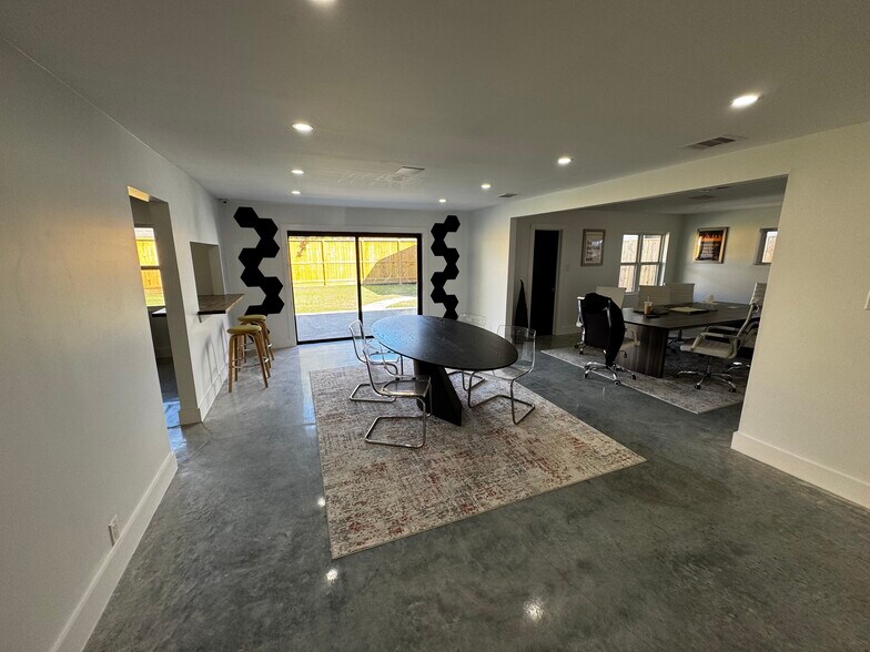 More Photos Of 4738 W. Alabama, Houston Loft Creative Space For Sale