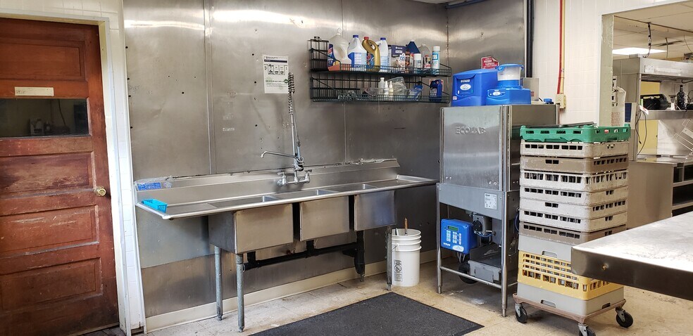 More Photos Of 1400 Stratford Rd, Delaware Freestanding For Sale