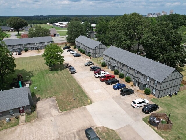 More Photos Of 1906 W Matthews Ave, Jonesboro Apartments For Sale
