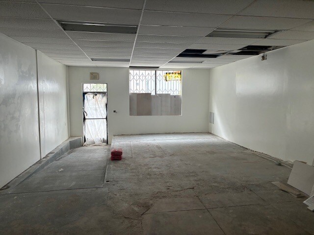 More Photos Of 1430-1438 N Serrano Ave, Los Angeles Storefront Retail Office For Lease