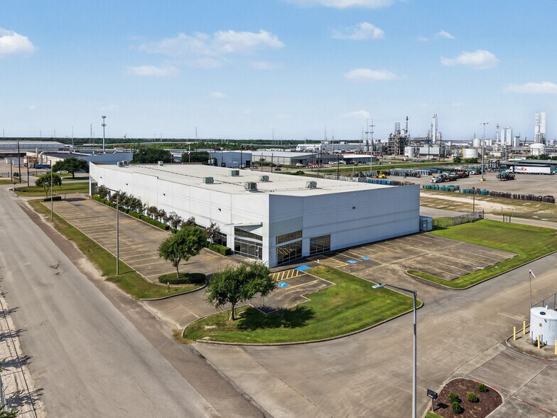More Photos Of 10845 Strang Rd, La Porte Warehouse For Lease