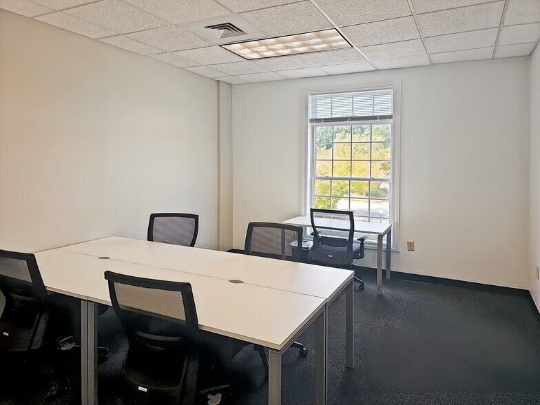 More Photos Of 4510 Weybridge Ln, Greensboro Coworking Space