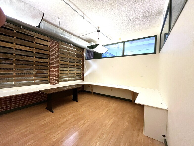 More Photos Of 20 E Burd St, Shippensburg Office Residential For Lease