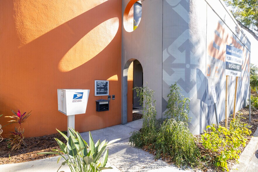 More Photos Of 1207 N Himes Ave, Tampa Office For Lease