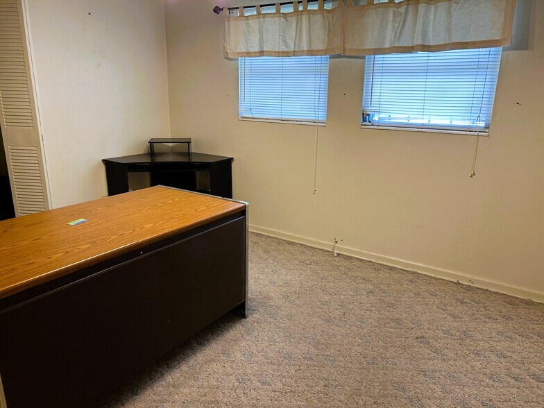 More Photos Of 439 SE Country Club Rd, Lake City Office Residential For Sale