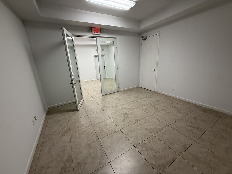 More Photos Of 1920 NW 18th St, Pompano Beach Warehouse For Lease