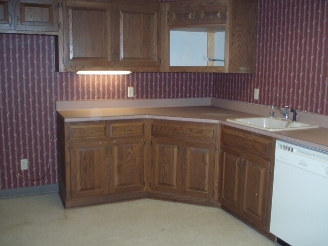 More Photos Of 255-257 W Broadway, Waukesha Office For Lease