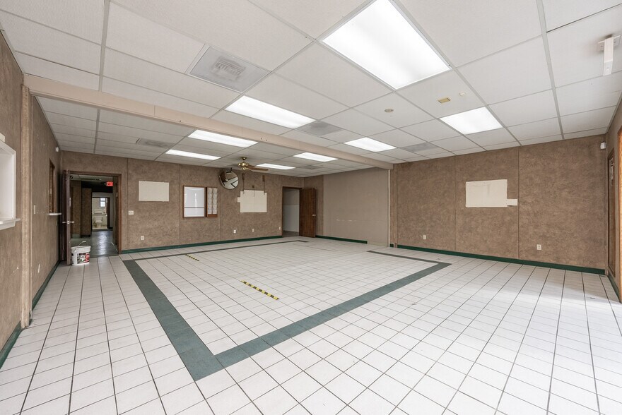 More Photos Of 927 O St, Firebaugh Healthcare For Sale