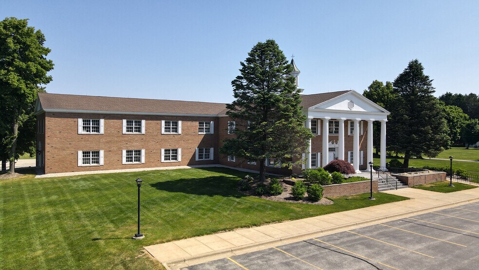 More Photos Of 933 E Main St, Fremont Office For Sale