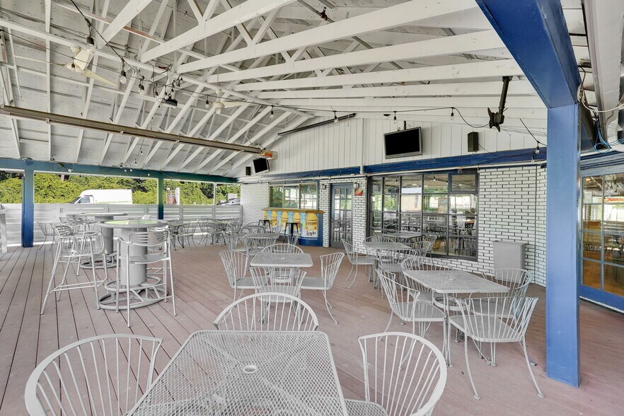 More Photos Of 287 N Elm St, Westfield Restaurant For Sale