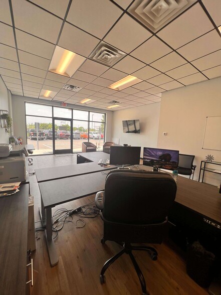 More Photos Of 14247 O'Connell Ct, Savage General Retail For Lease