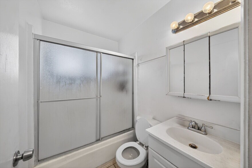 More Photos Of 22798 Vermont St, Hayward Apartments For Sale