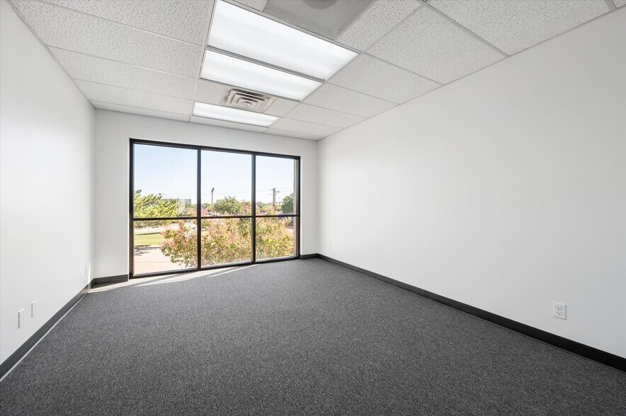 More Photos Of 1175 Post & Paddock Rd, Grand Prairie Office For Lease