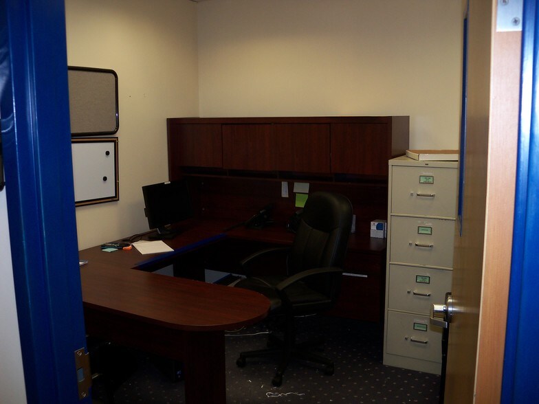 More Photos Of 3303-3317 Hubbard Rd, Landover Flex For Sale