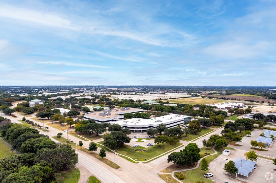 More Photos Of 5560 Tennyson Pky, Plano Office For Sale