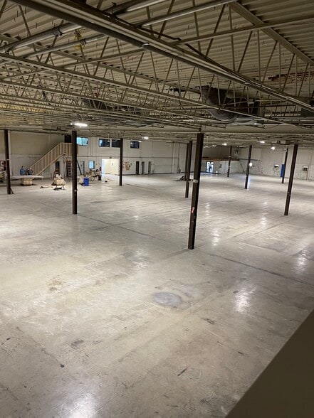 More Photos Of 110 Commerce Way, Stockertown Manufacturing For Sale