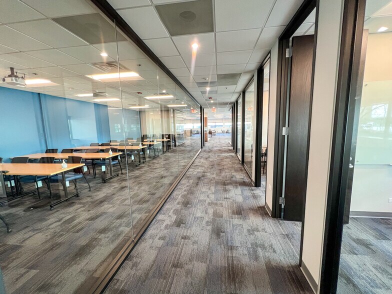 More Photos Of 5440 N Cumberland Ave, Chicago Unknown For Lease