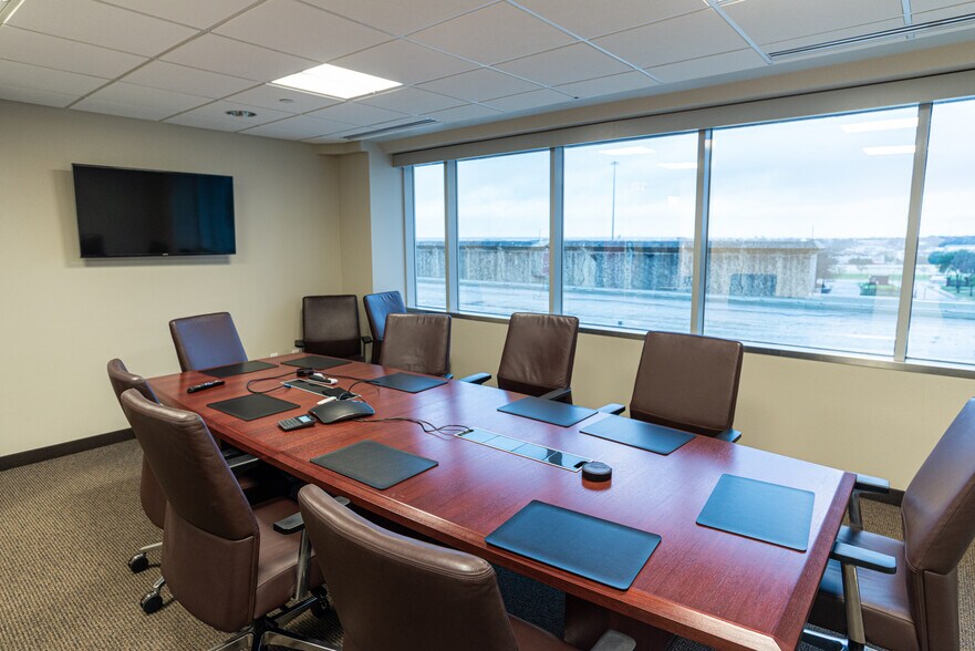 More Photos Of 1600 N Redbud Blvd, McKinney Office For Sale
